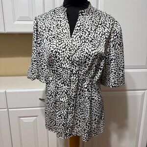 Lapis Women's Large Black White Satin V-Neck Blouse Short Sleeve Button Up Top